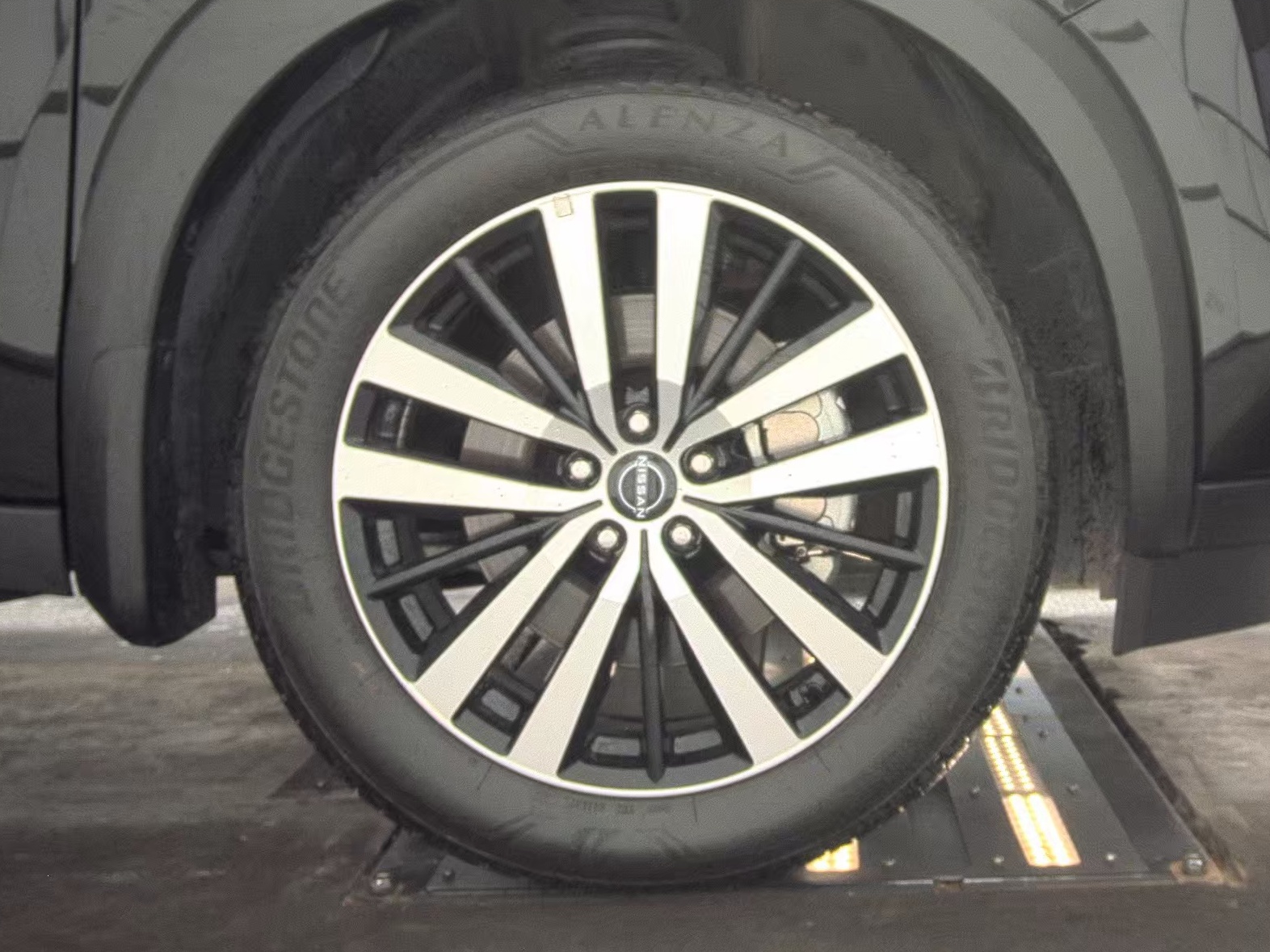 2024 Nissan Pathfinder Platinum AWD