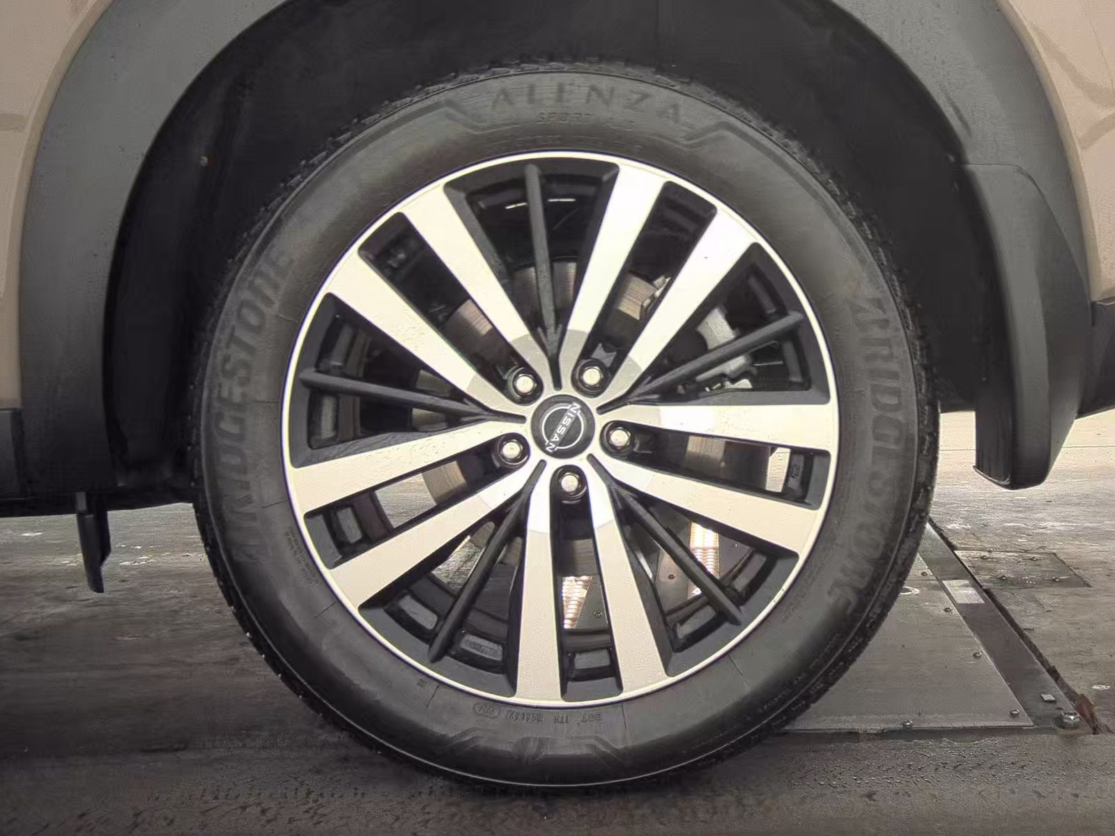 2024 Nissan Pathfinder Platinum AWD