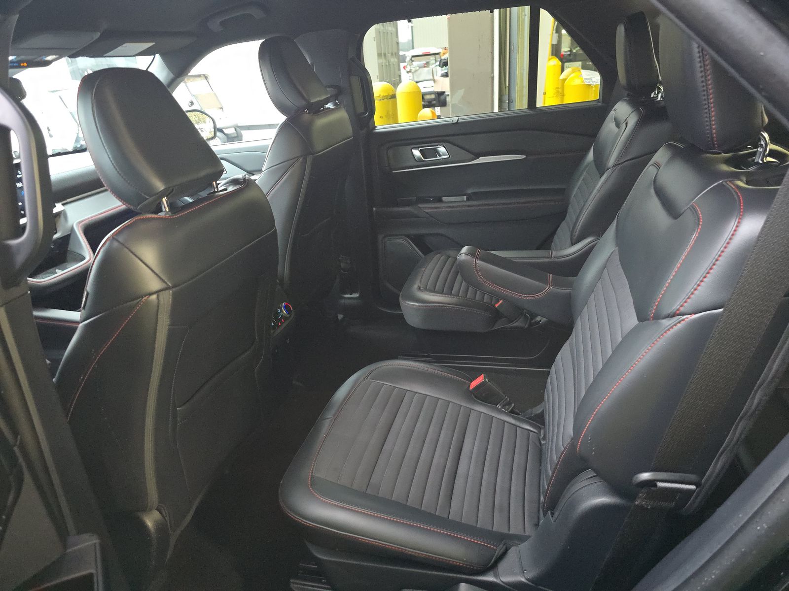 2025 Ford Explorer ST-Line RWD