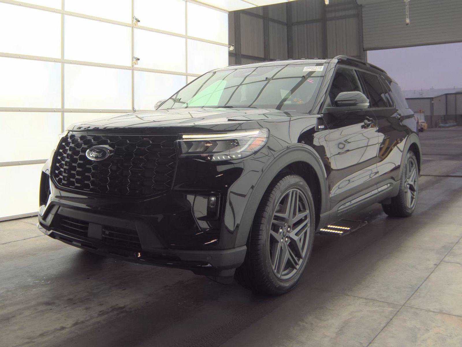 2025 Ford Explorer ST-Line RWD