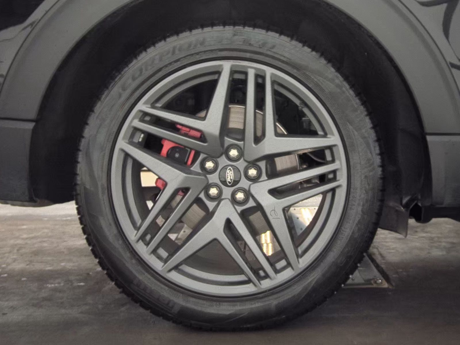 2025 Ford Explorer ST-Line RWD