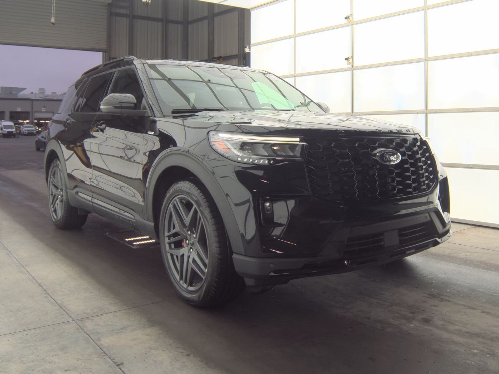 2025 Ford Explorer ST-Line RWD