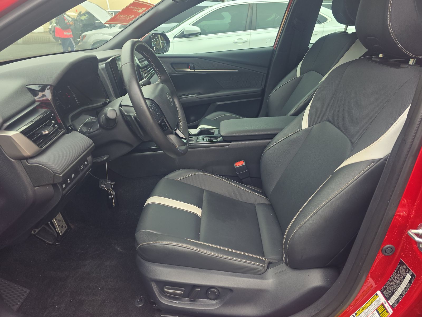 2025 Toyota Camry SE FWD