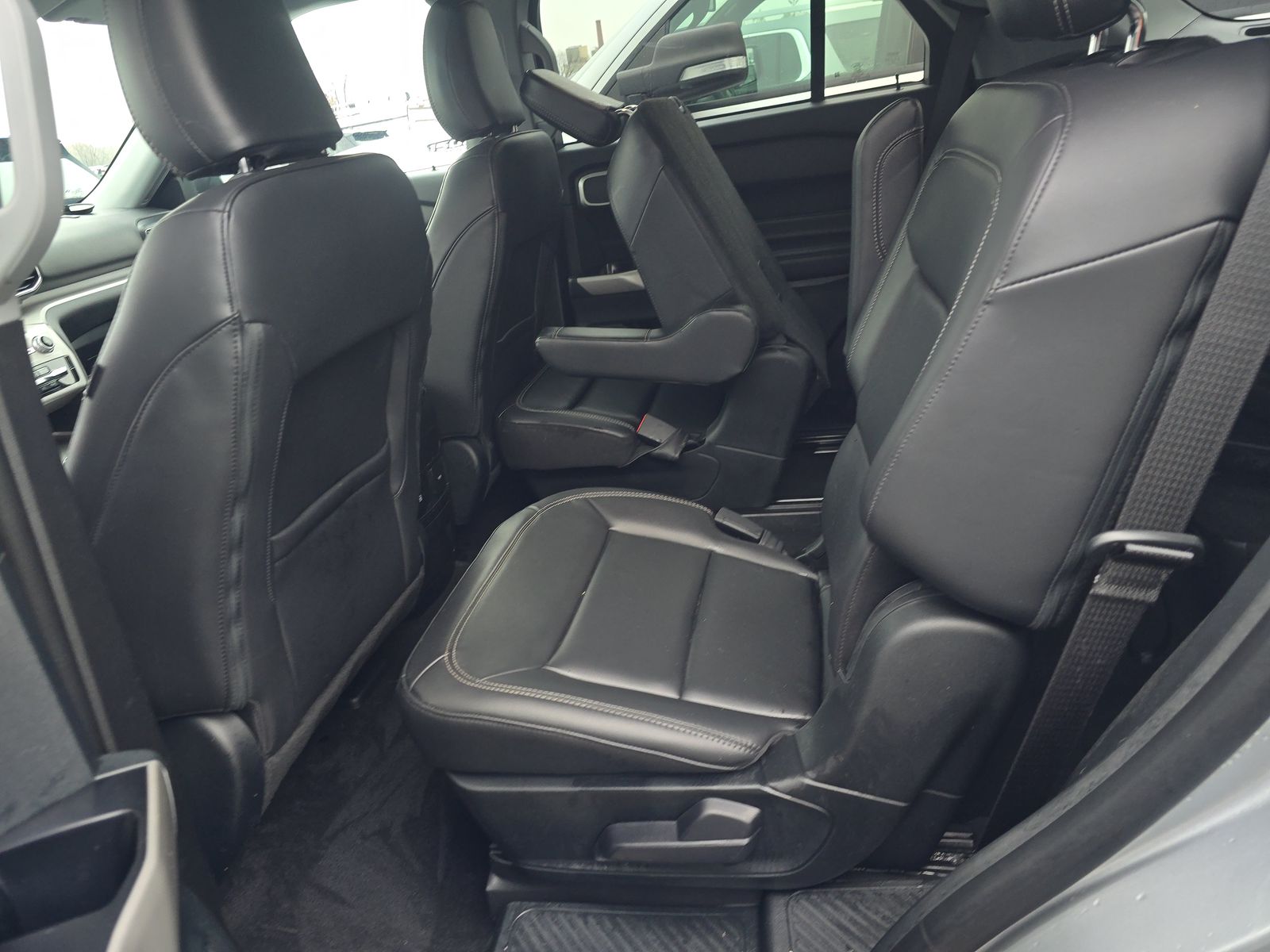 2023 Ford Explorer XLT AWD