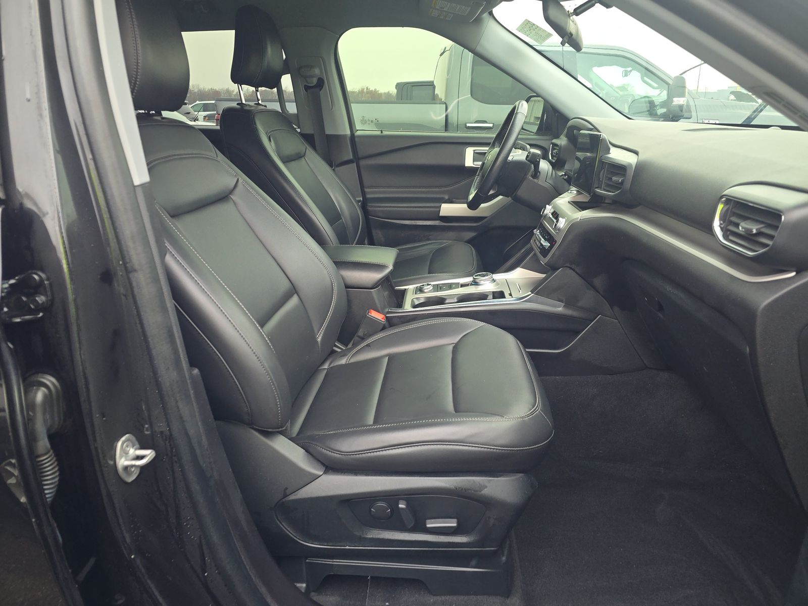 2022 Ford Explorer XLT AWD