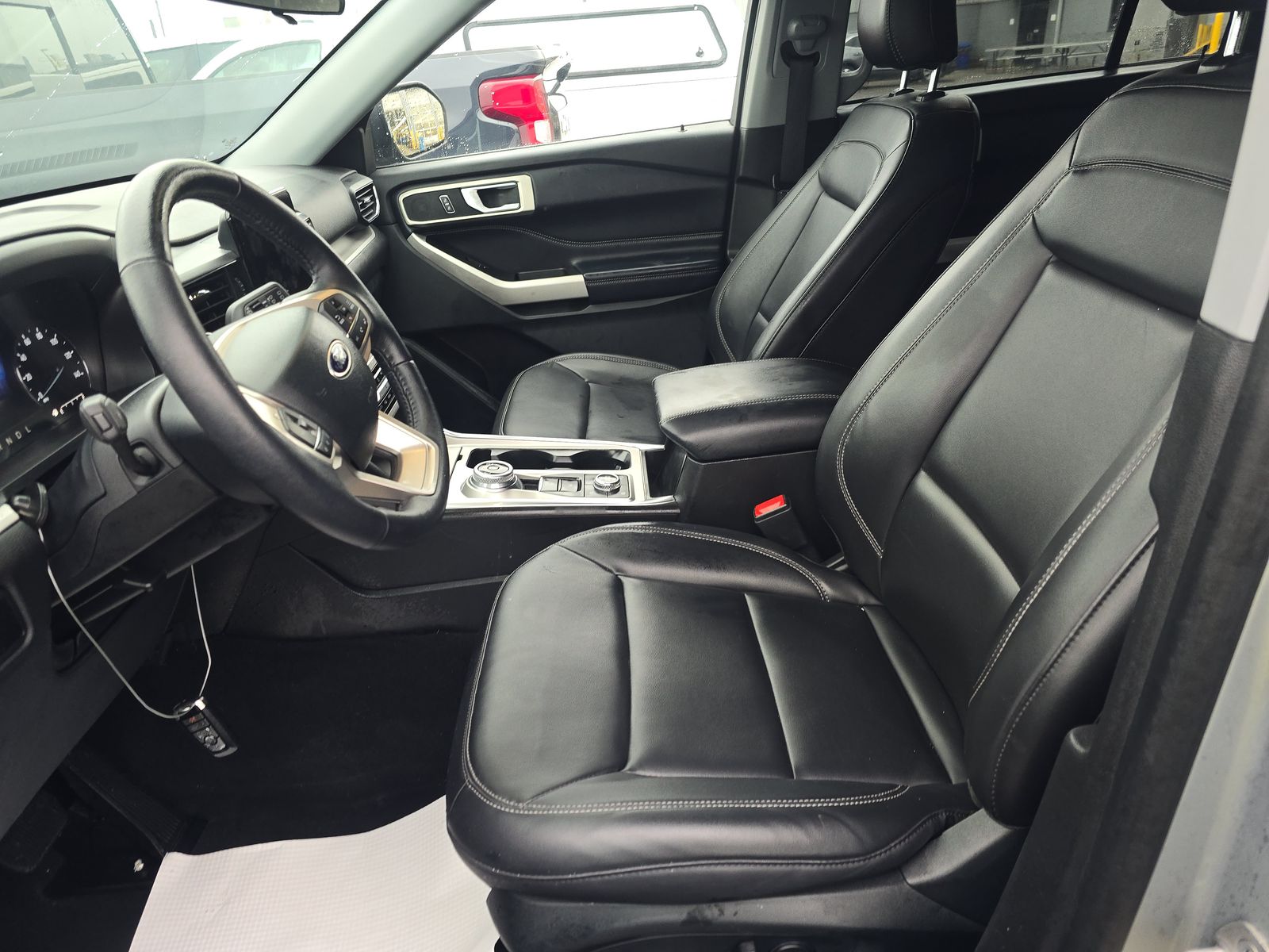 2023 Ford Explorer XLT AWD