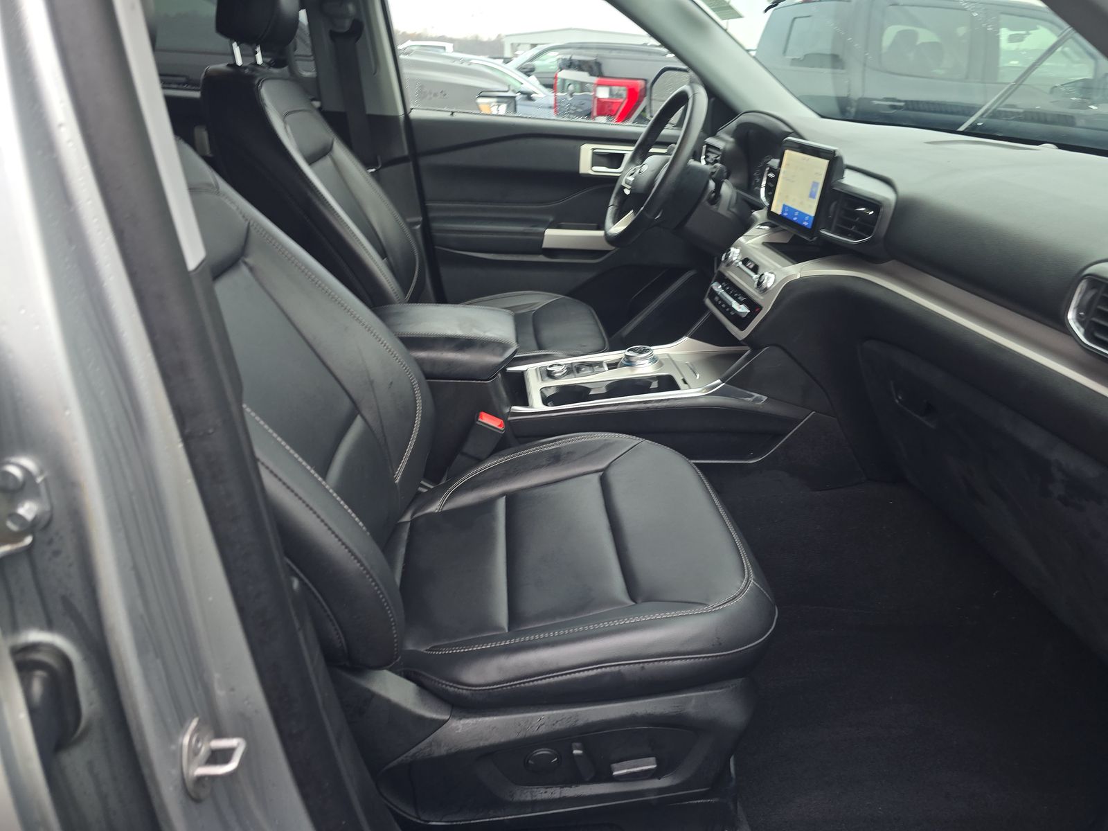 2023 Ford Explorer XLT AWD