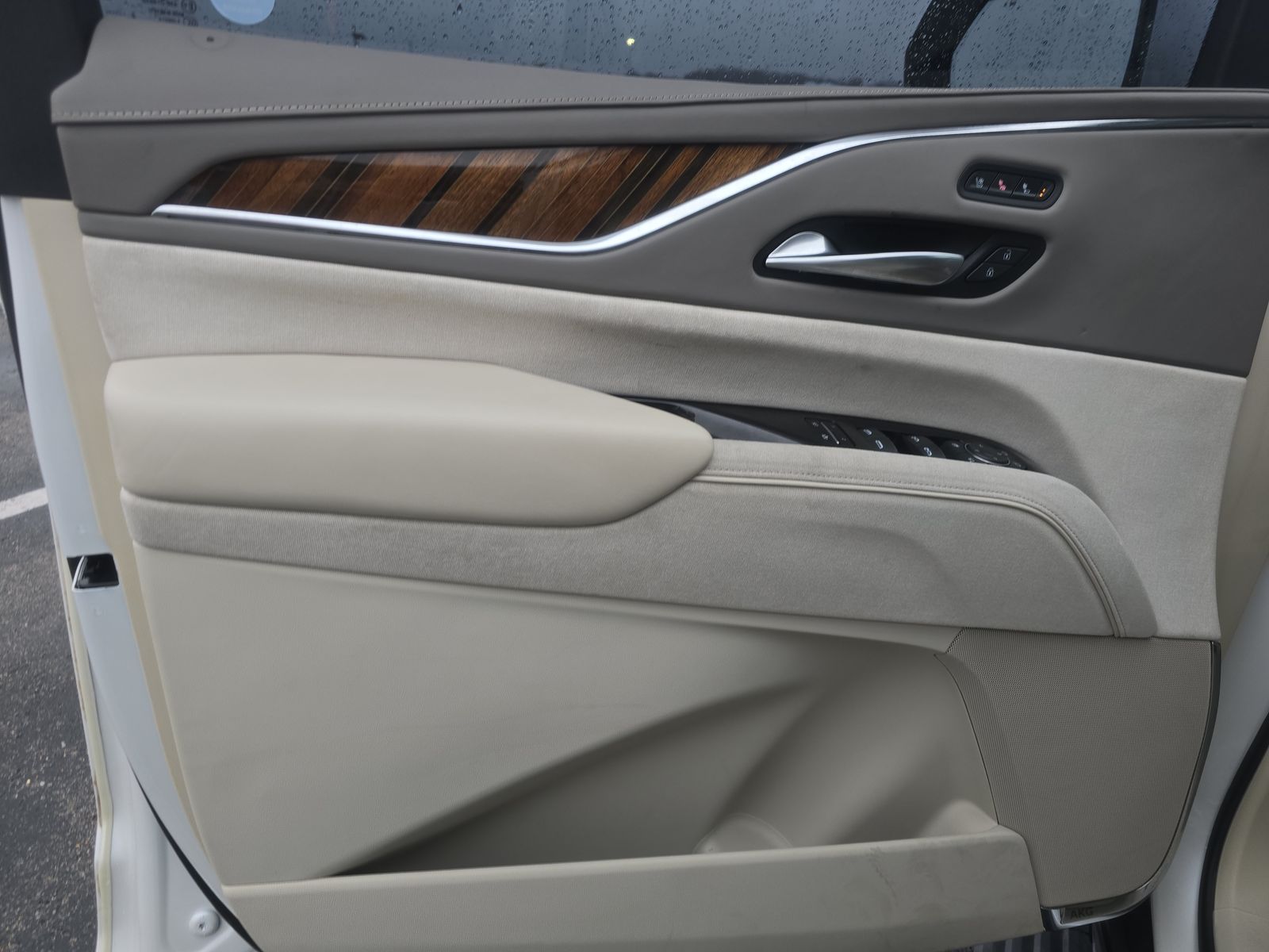 2023 Cadillac Escalade Premium Luxury Platinum FWD