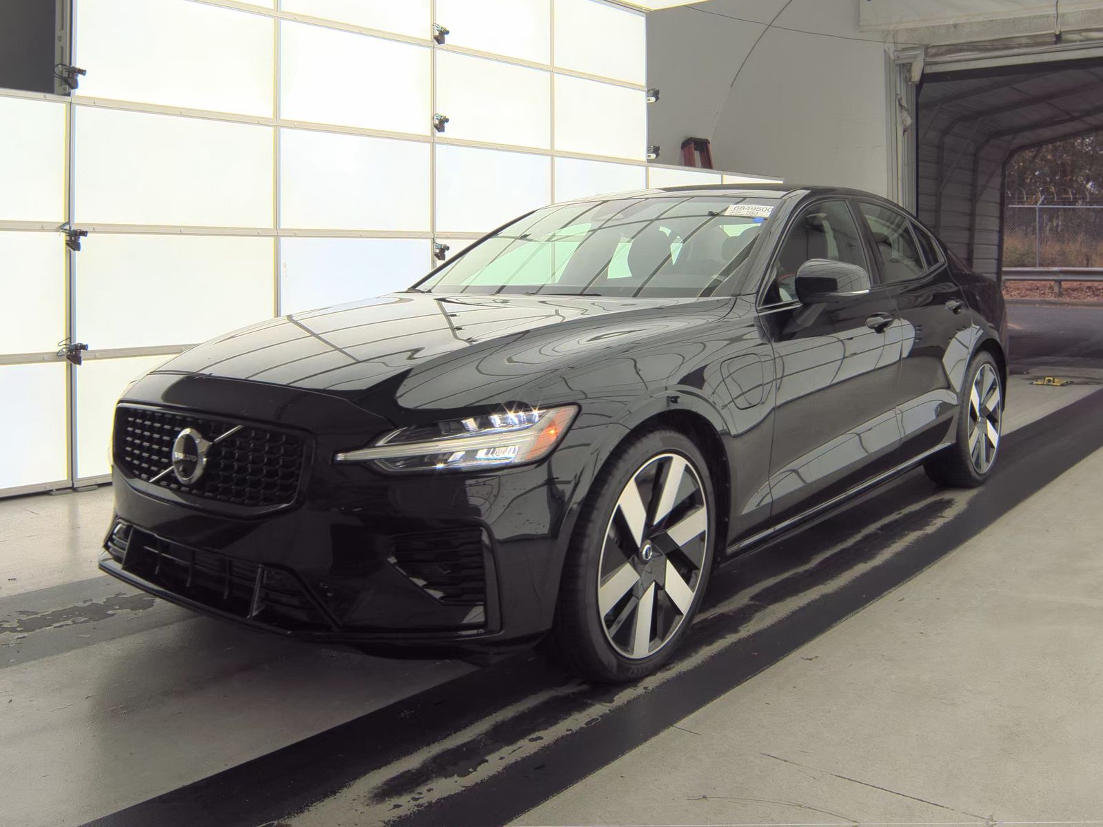 2024 Volvo S60 Recharge T8 Plus AWD