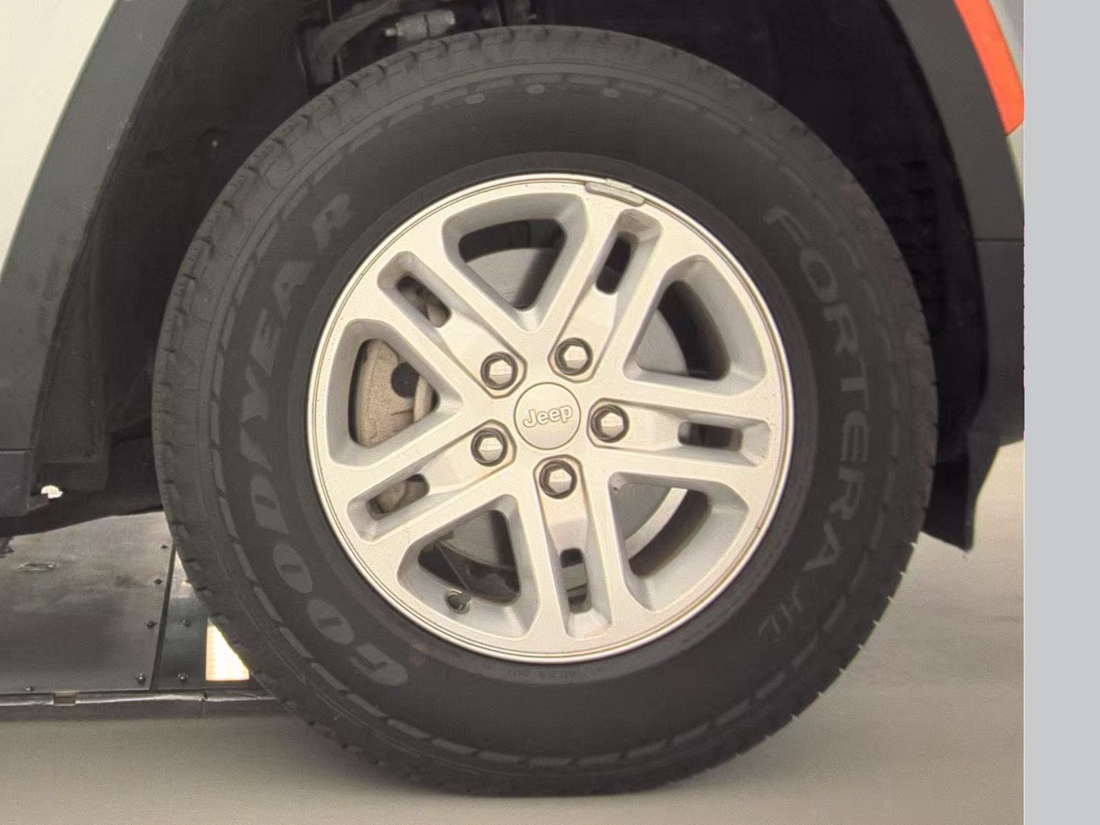 2022 Jeep Grand Cherokee Laredo AWD