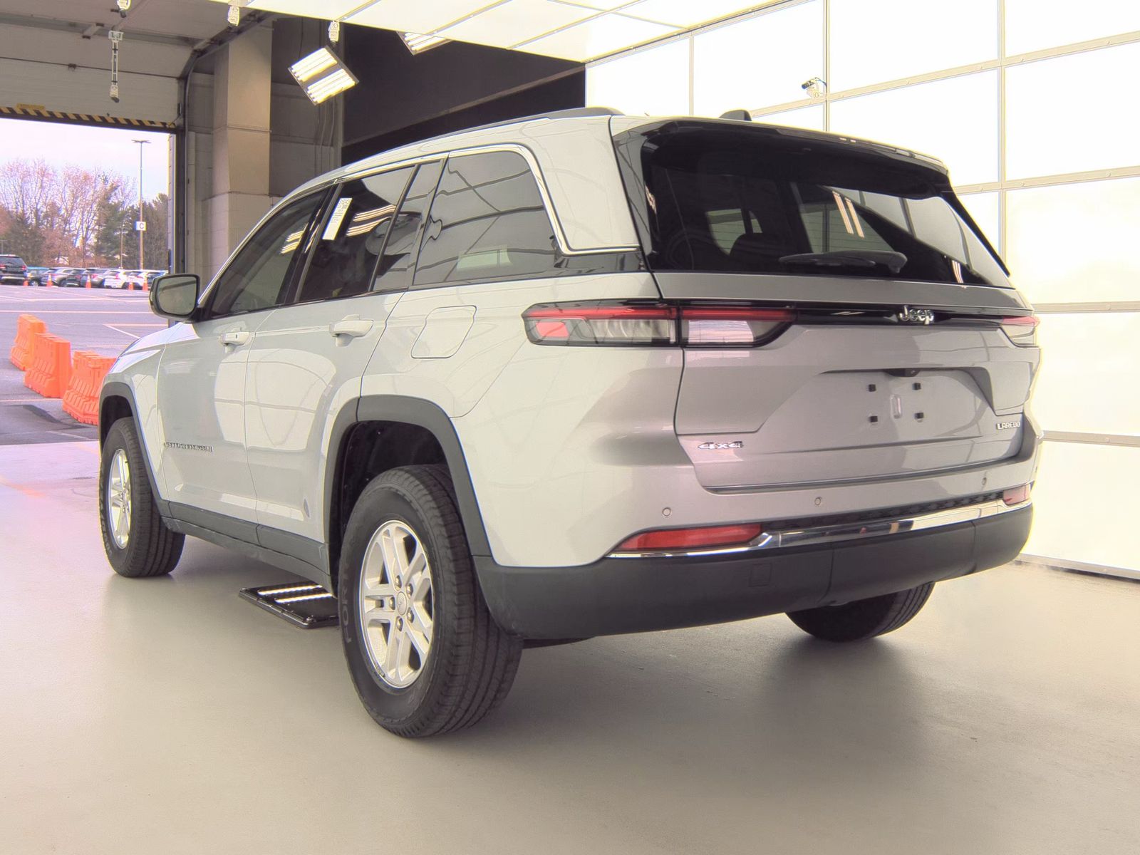2022 Jeep Grand Cherokee Laredo AWD