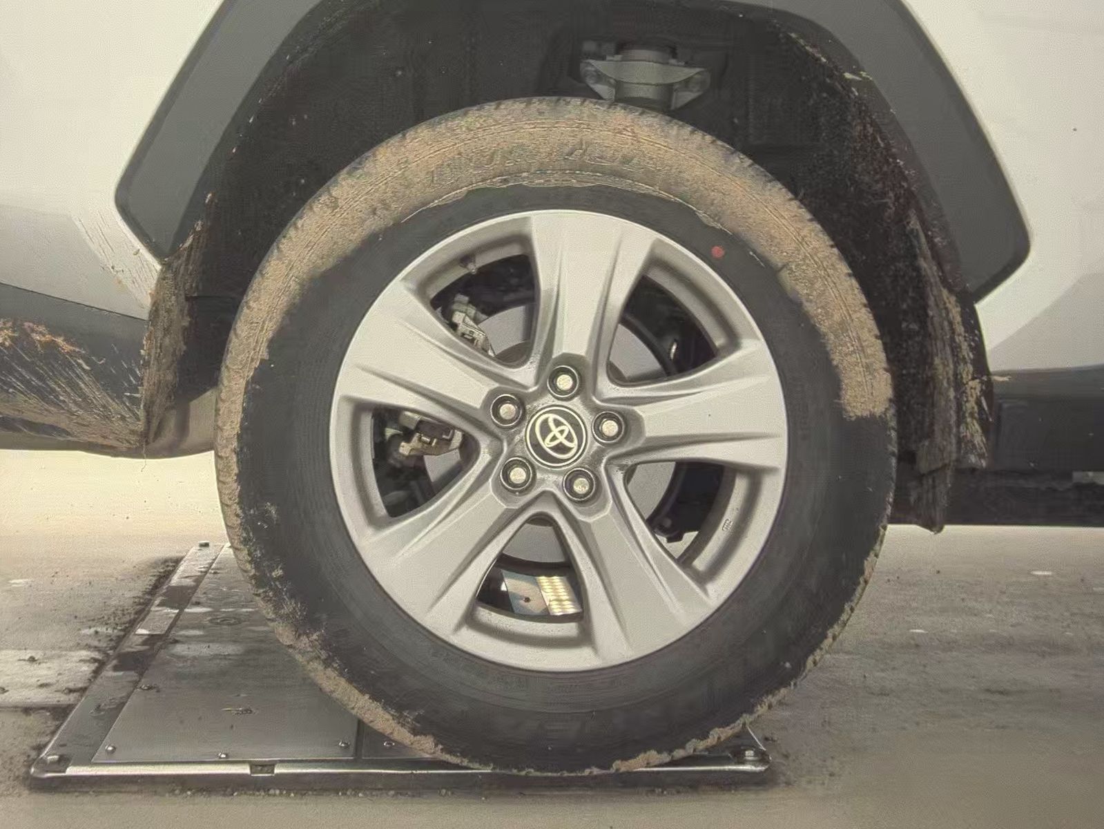 2024 Toyota RAV4 XLE AWD