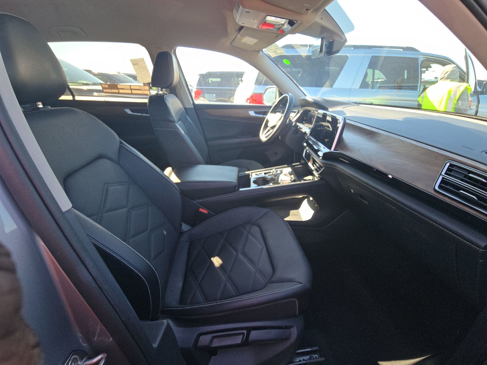 2024 Volkswagen Atlas 2.0T SE FWD