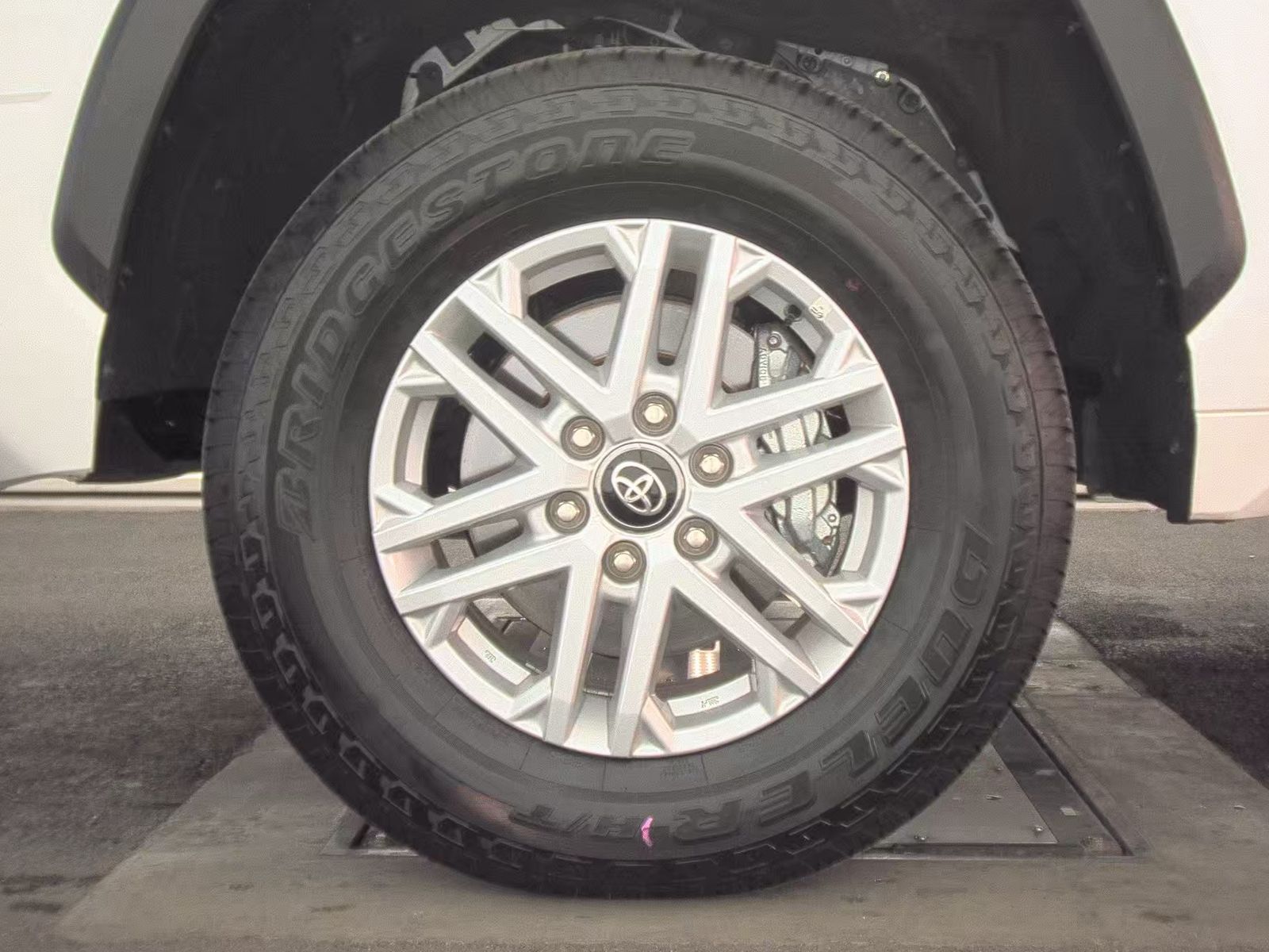 2025 Toyota Tundra SR5 AWD