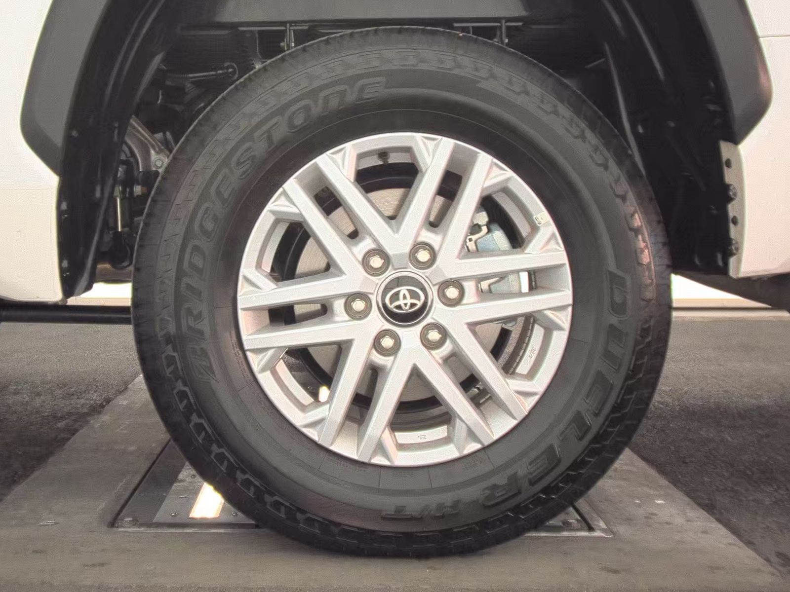 2025 Toyota Tundra SR5 AWD