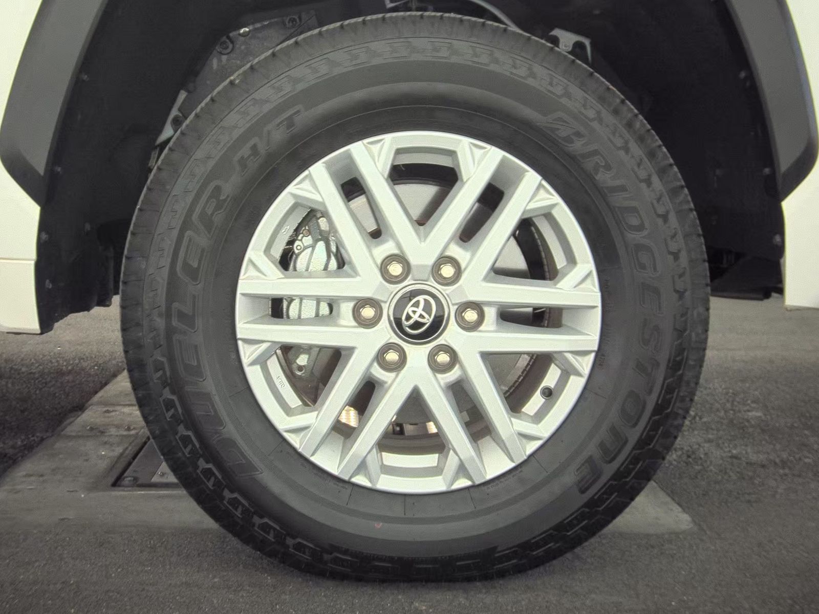 2025 Toyota Tundra SR5 AWD