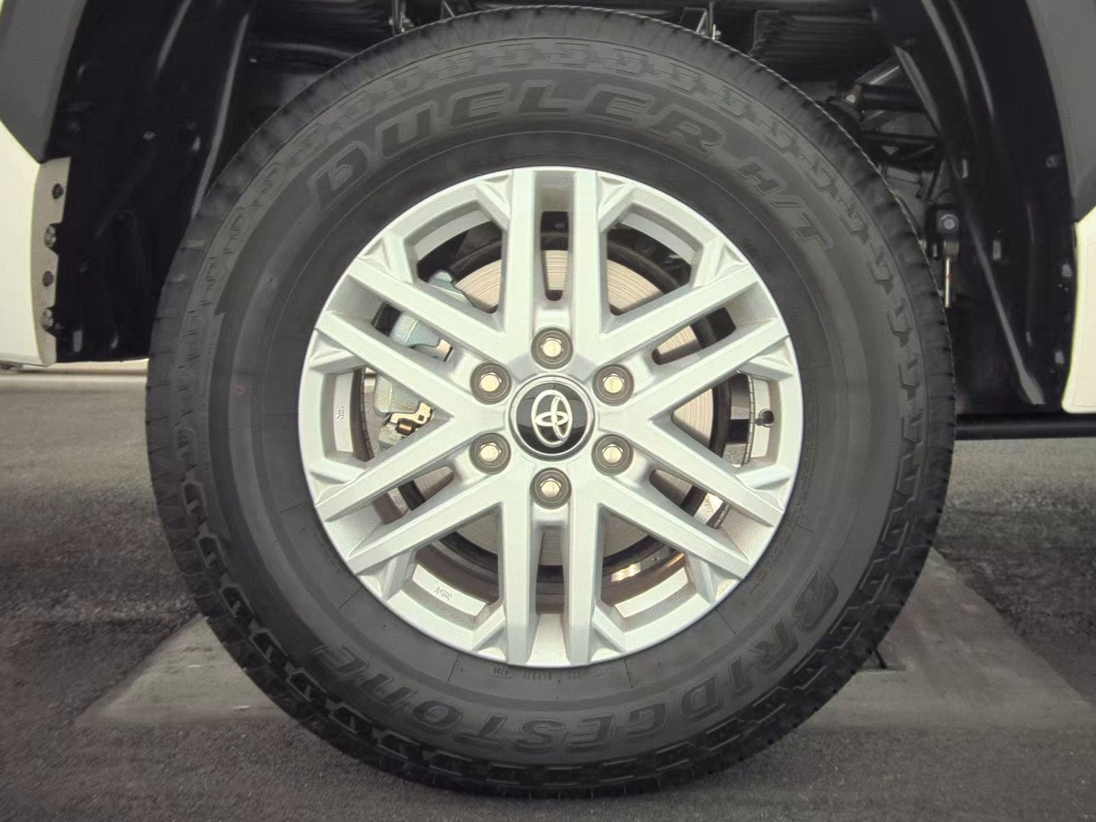 2025 Toyota Tundra SR5 AWD