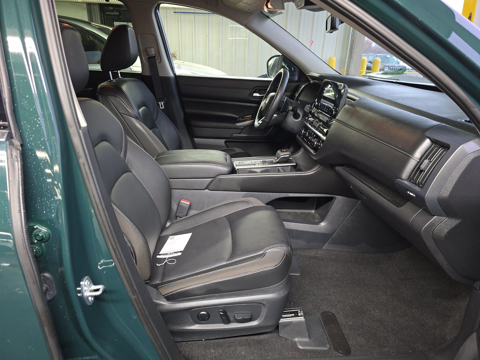 2024 Nissan Pathfinder SL FWD