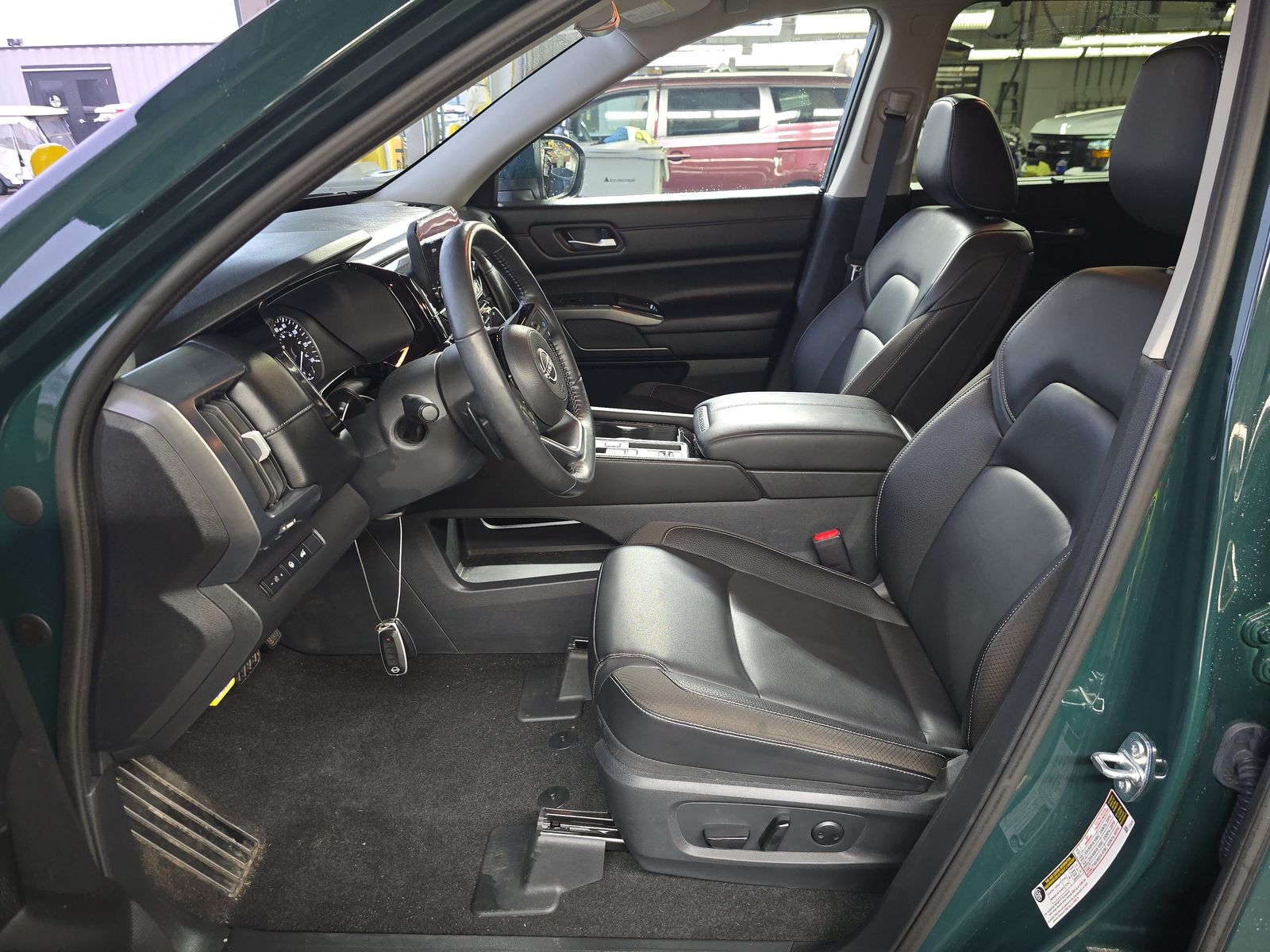 2024 Nissan Pathfinder SL FWD