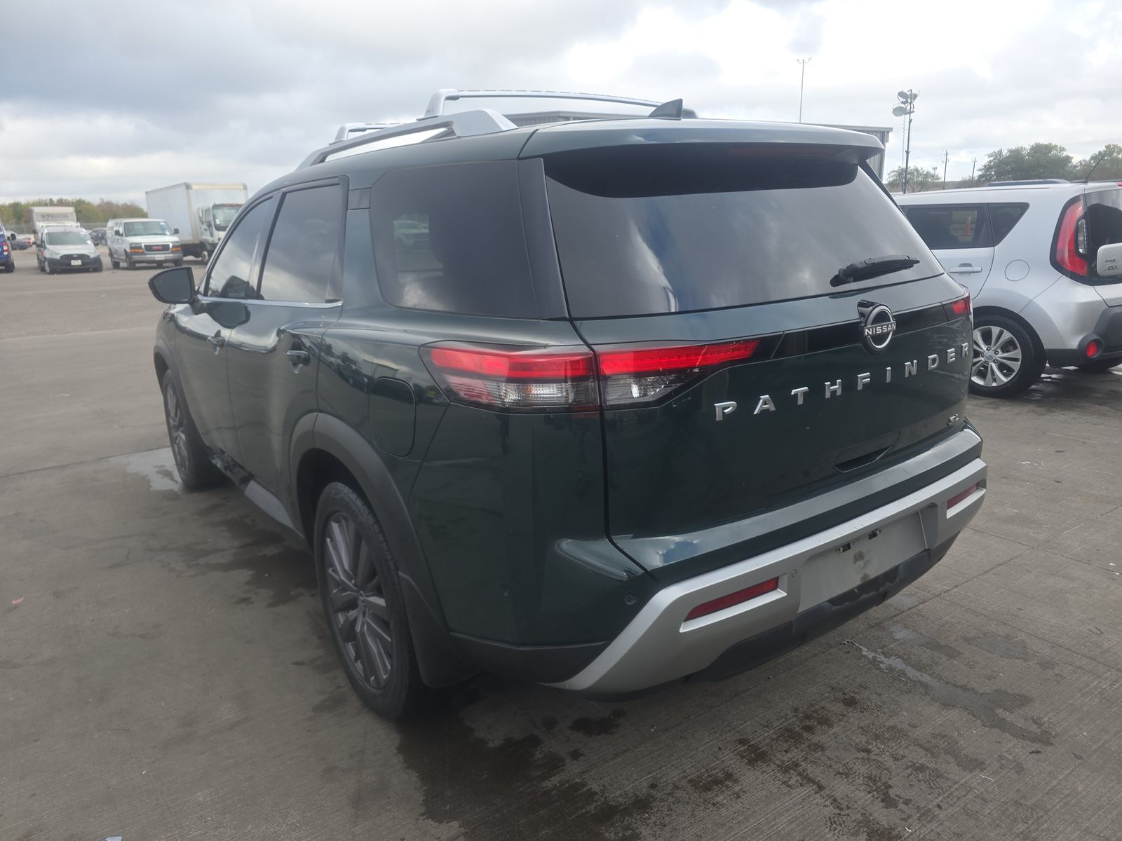 2023 Nissan Pathfinder SL FWD