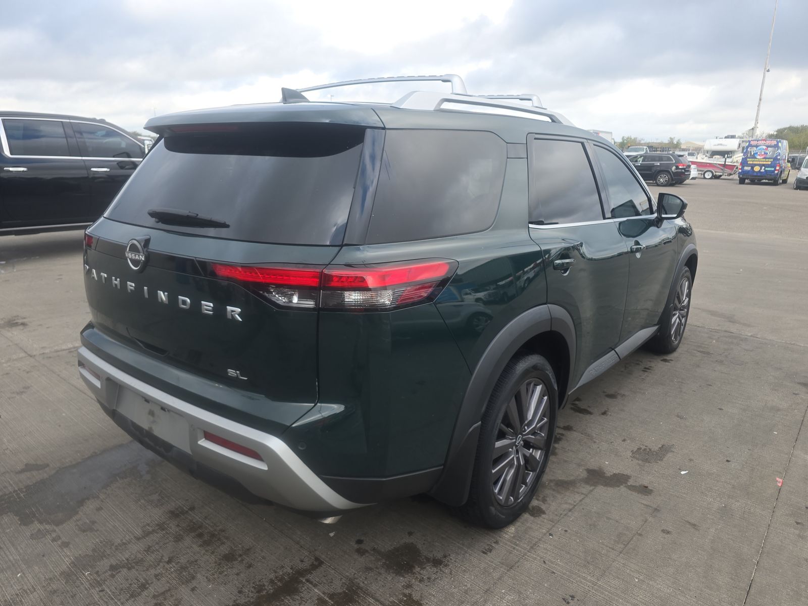 2023 Nissan Pathfinder SL FWD