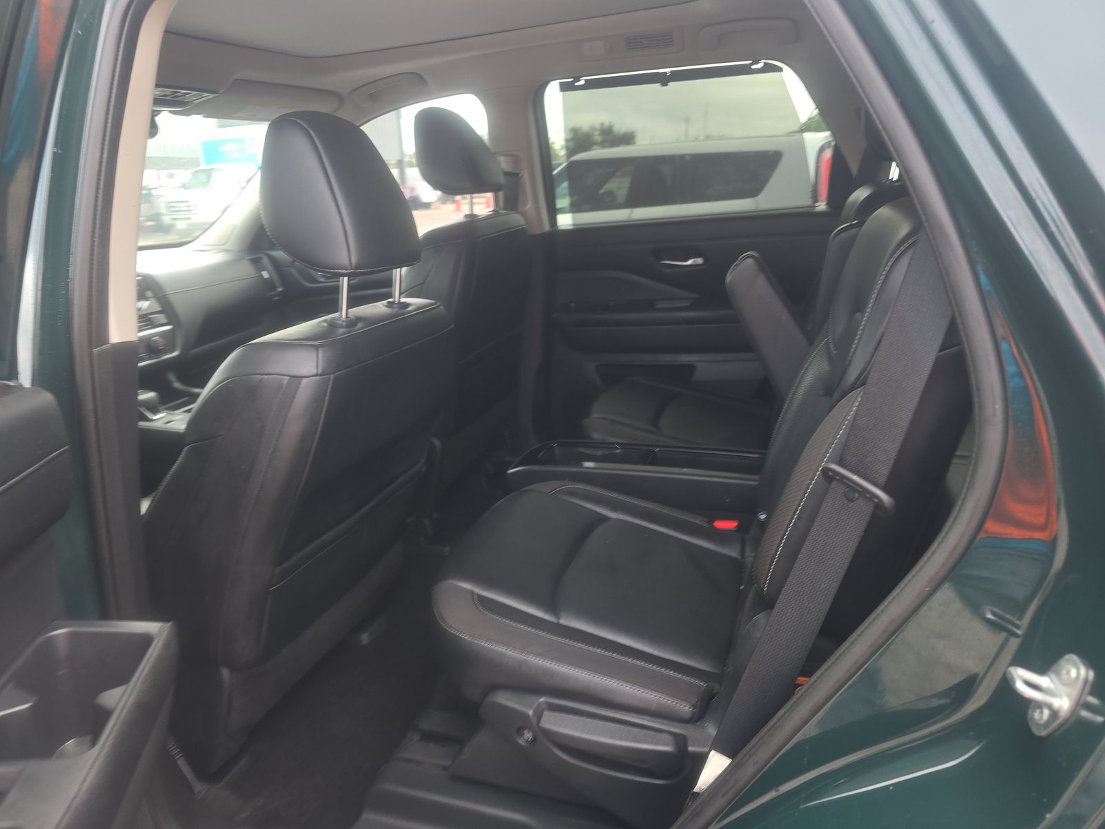 2023 Nissan Pathfinder SL FWD