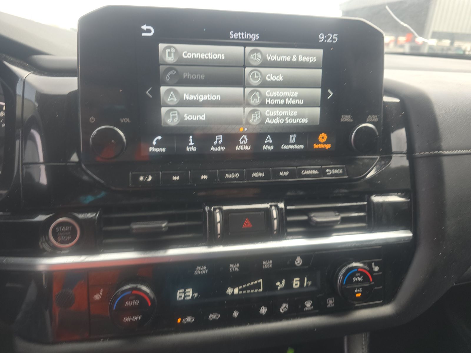 2023 Nissan Pathfinder SL FWD