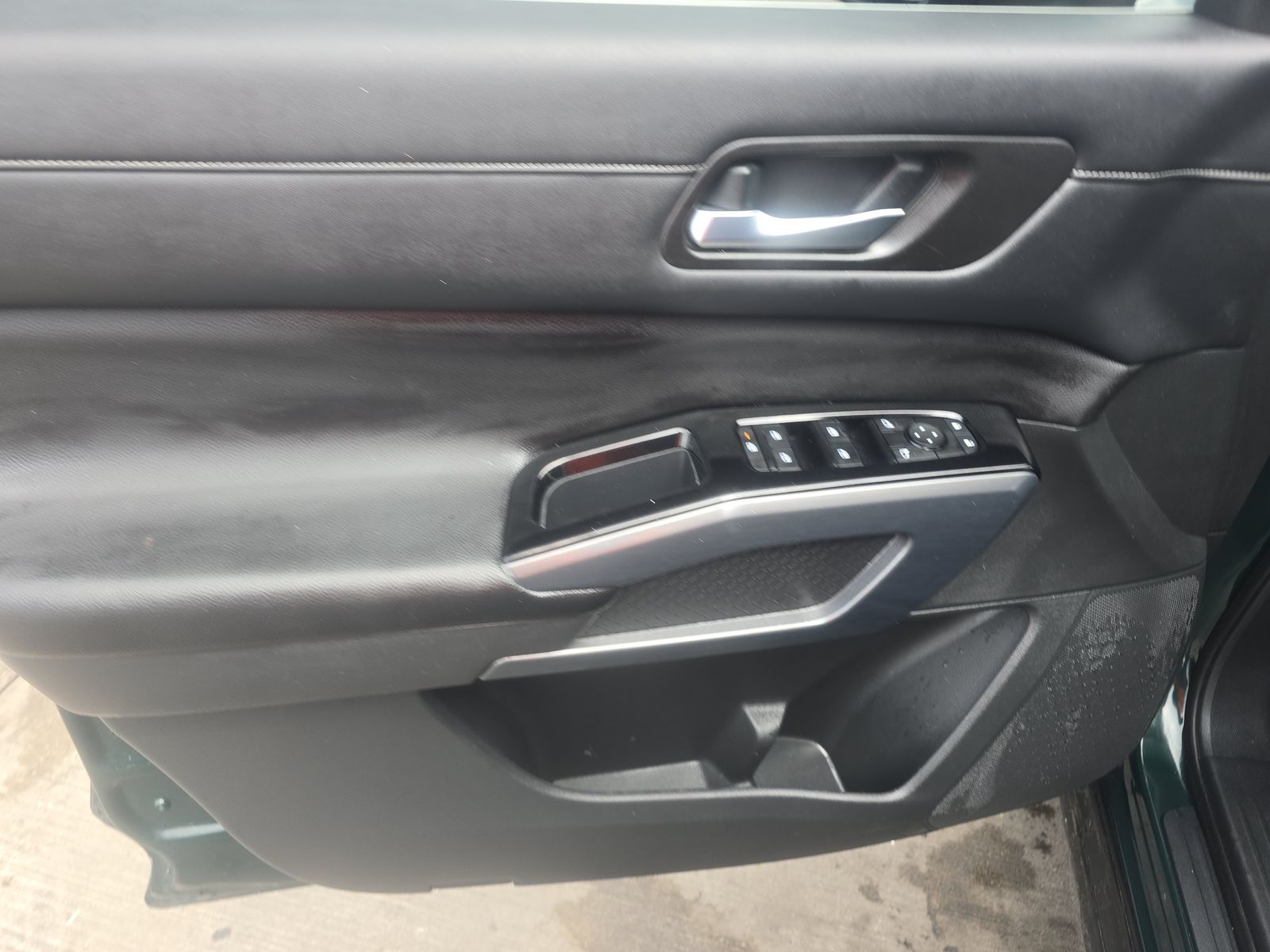 2023 Nissan Pathfinder SL FWD