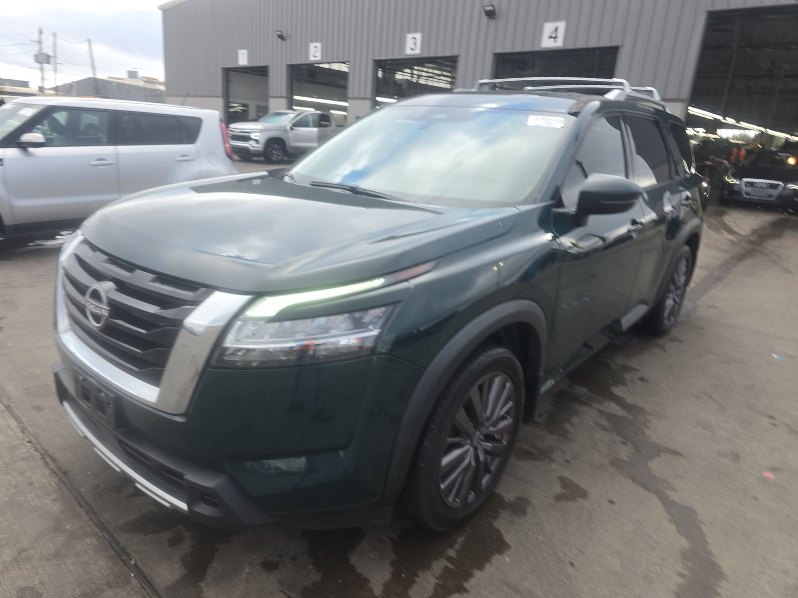 2023 Nissan Pathfinder SL FWD