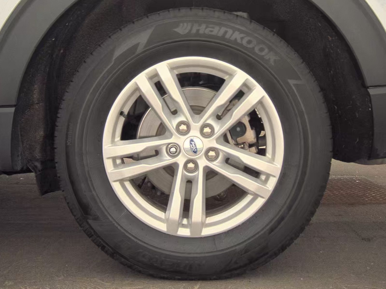 2023 Ford Explorer XLT AWD