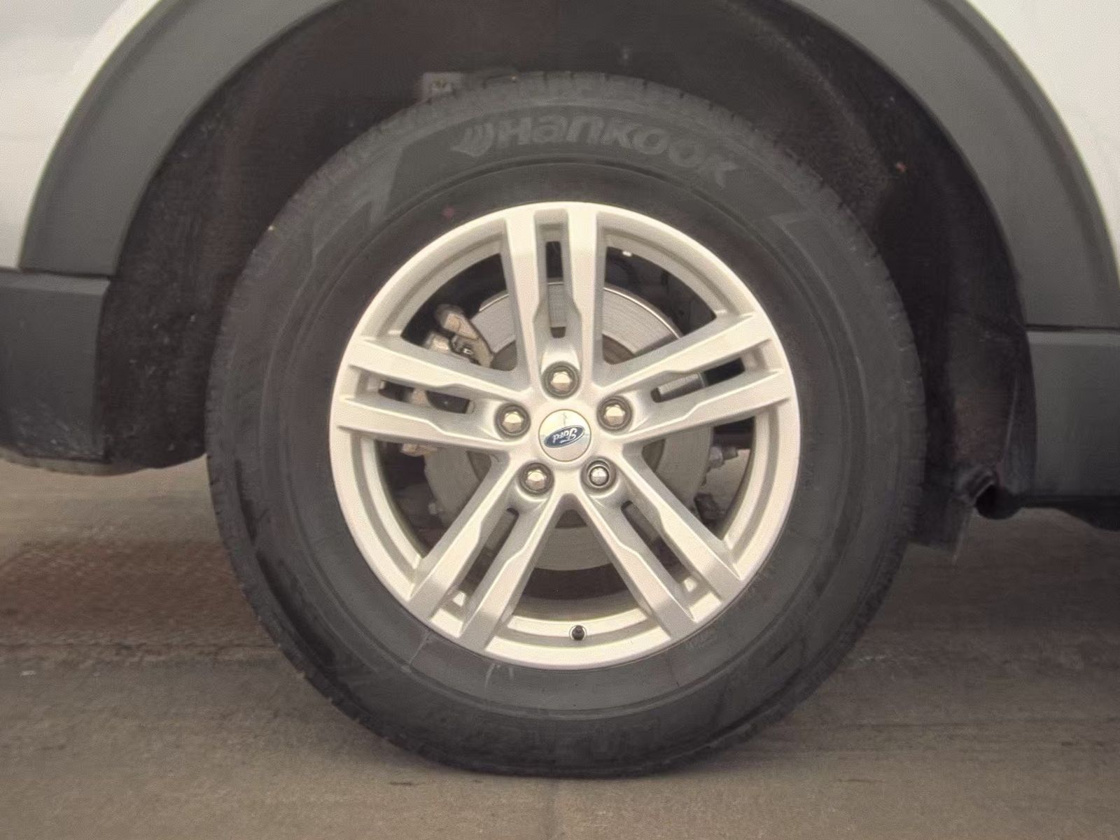 2023 Ford Explorer XLT AWD