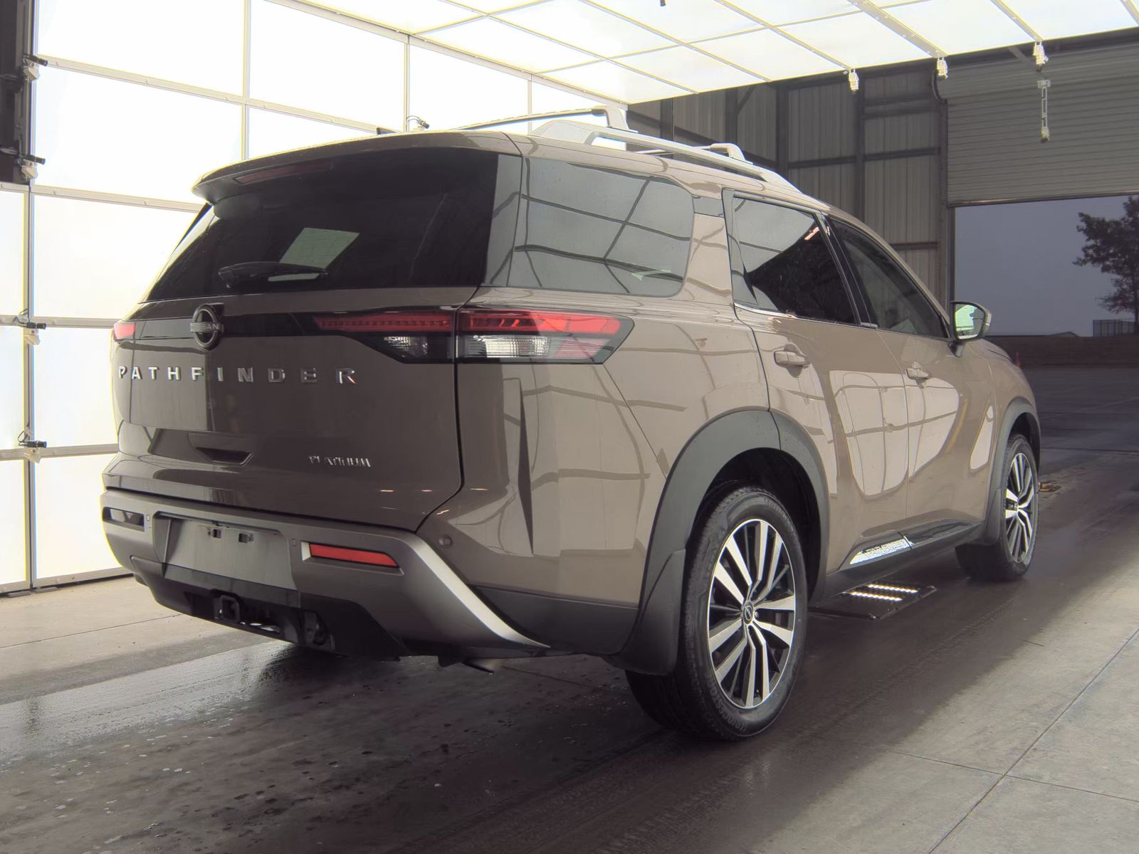 2024 Nissan Pathfinder Platinum FWD