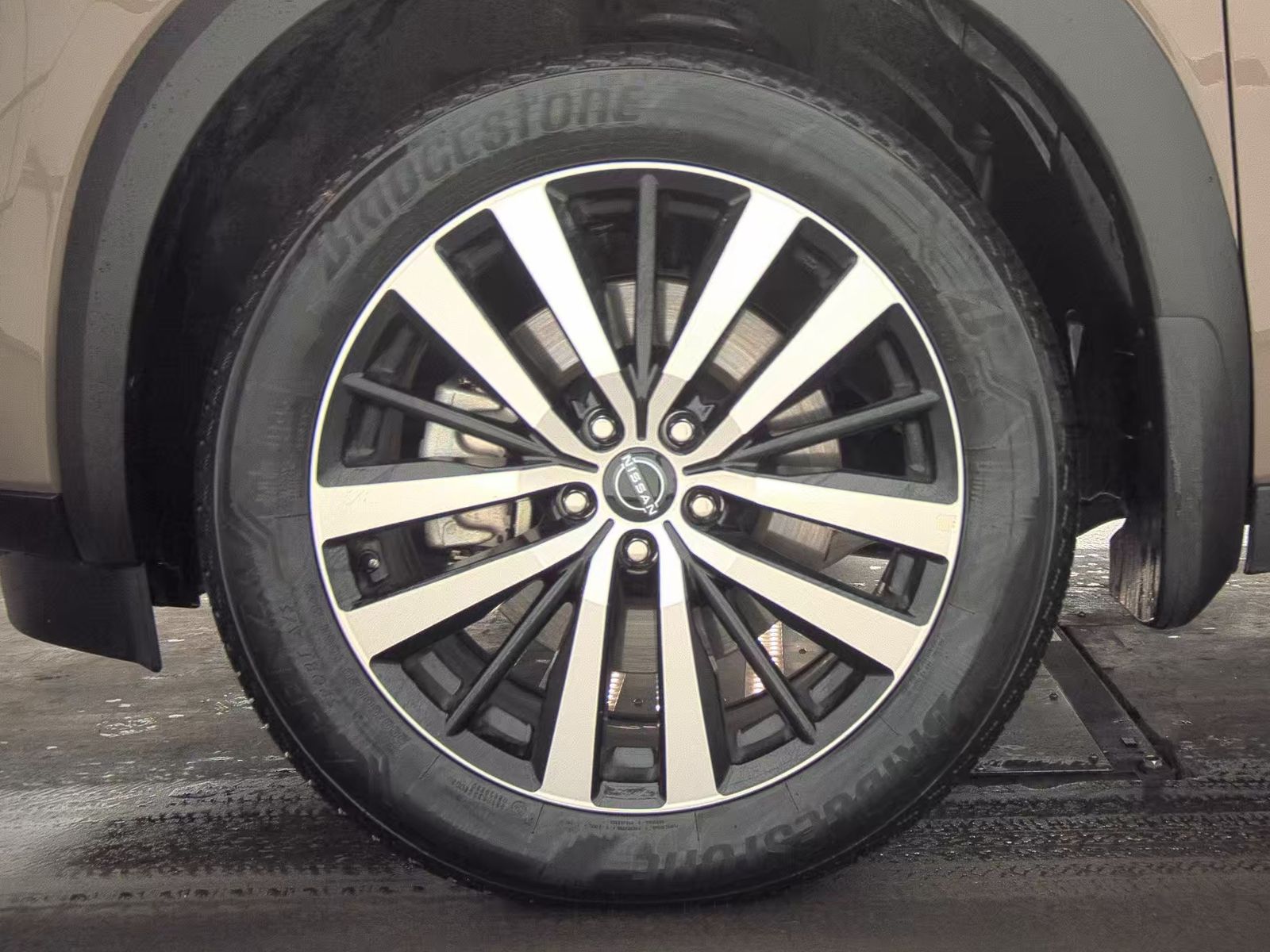 2024 Nissan Pathfinder Platinum FWD