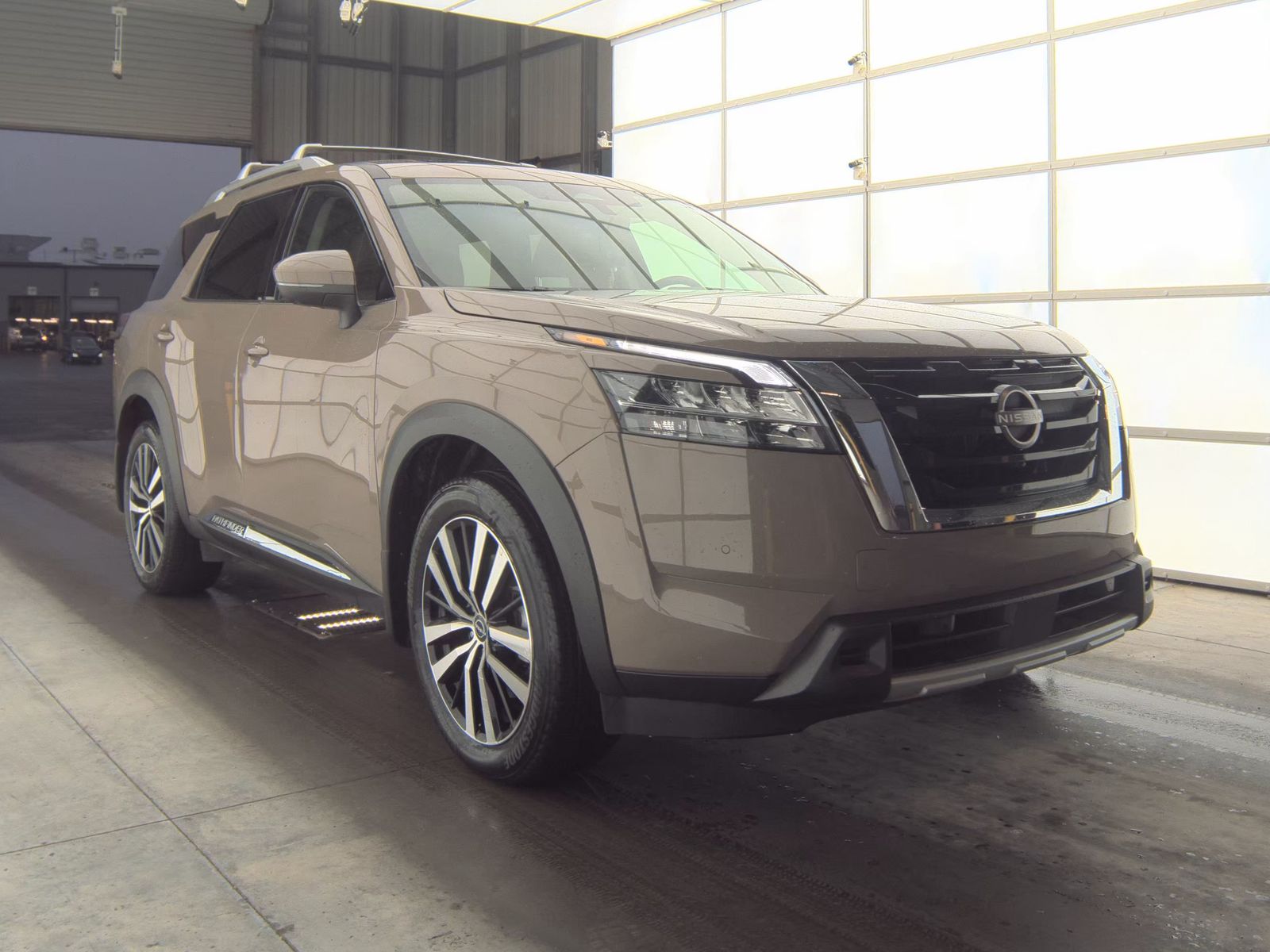 2024 Nissan Pathfinder Platinum FWD