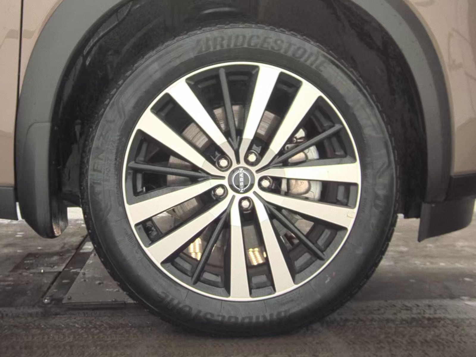 2024 Nissan Pathfinder Platinum FWD