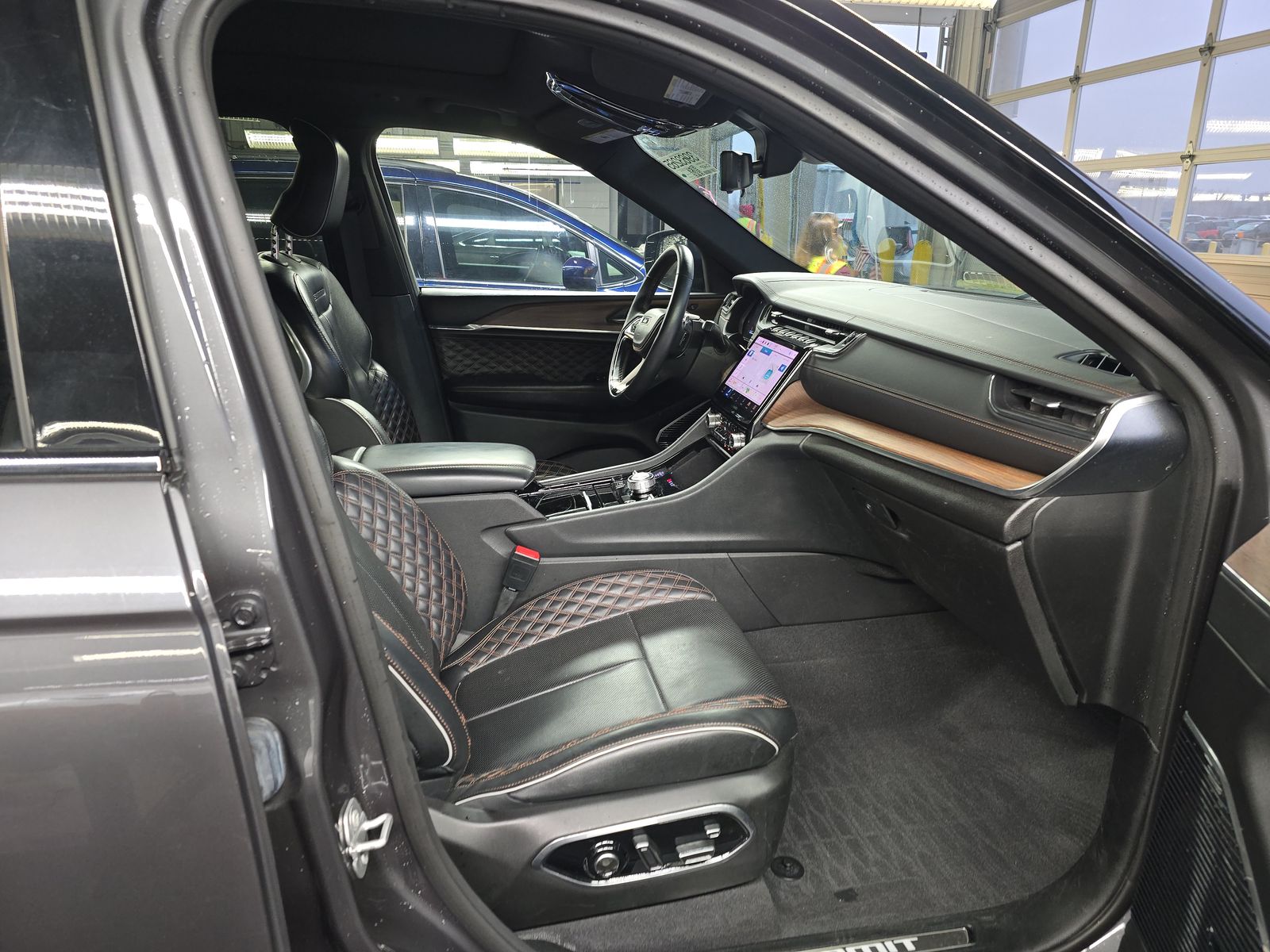 2022 Jeep Grand Cherokee Summit AWD