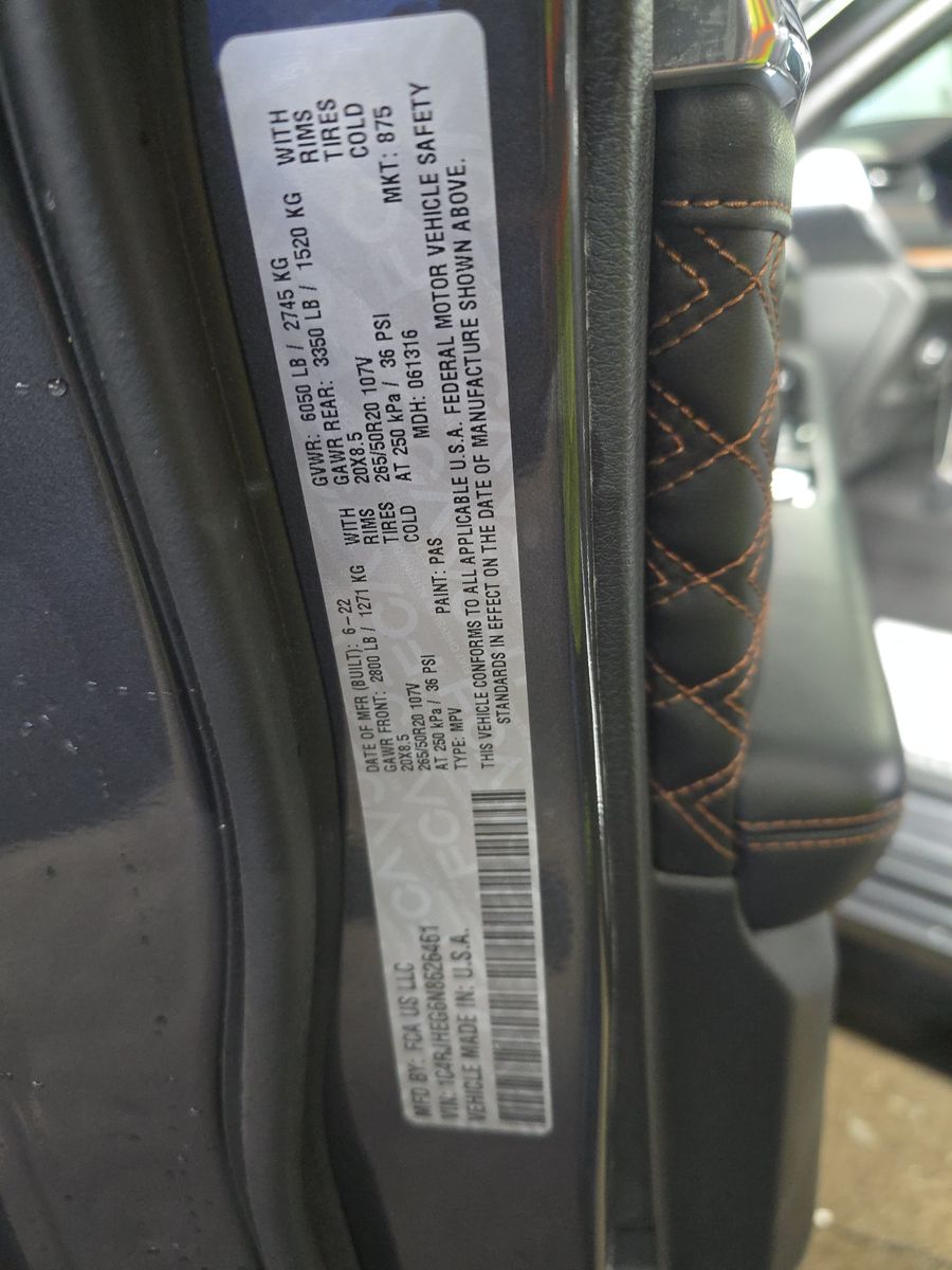 2022 Jeep Grand Cherokee Summit AWD