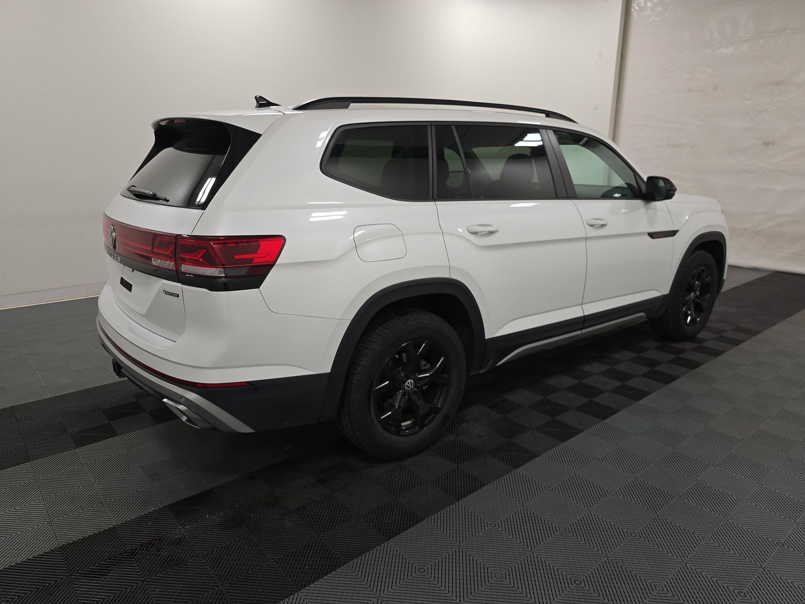 2024 Volkswagen Atlas 2.0T Peak Edition SEL AWD