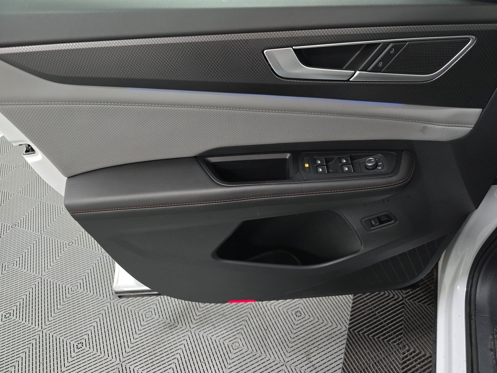 2024 Volkswagen Atlas 2.0T Peak Edition SEL AWD