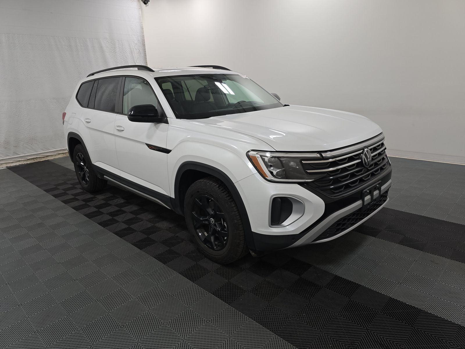 2024 Volkswagen Atlas 2.0T Peak Edition SEL AWD