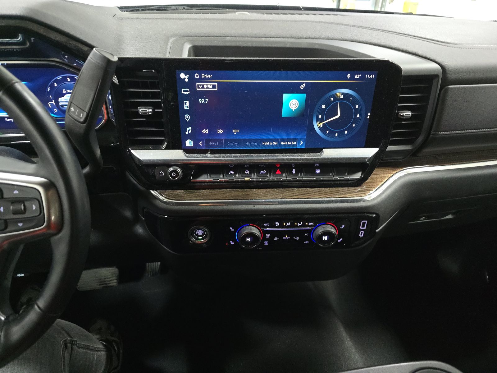 2023 Chevrolet Silverado 1500 LT AWD