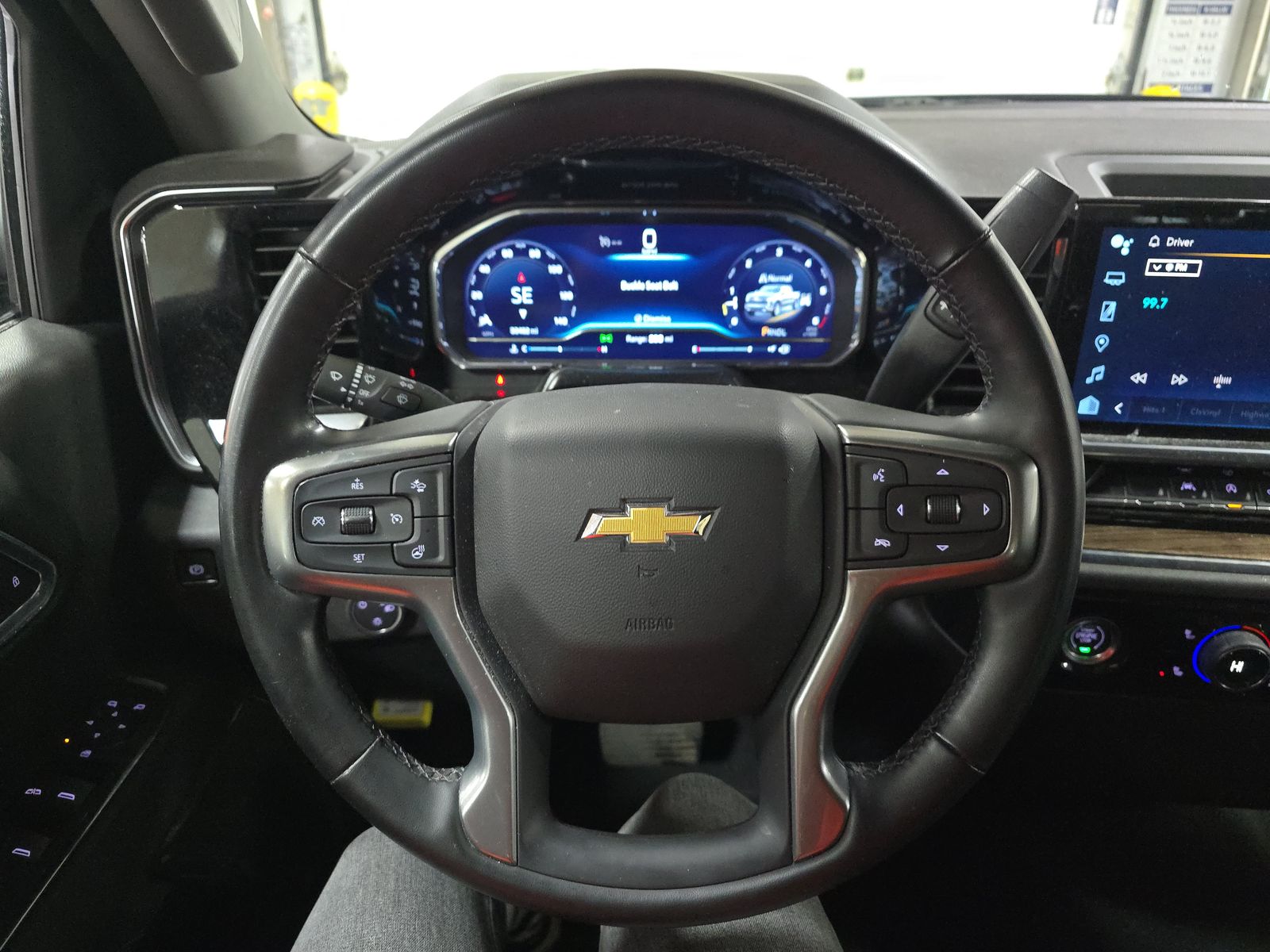 2023 Chevrolet Silverado 1500 LT AWD