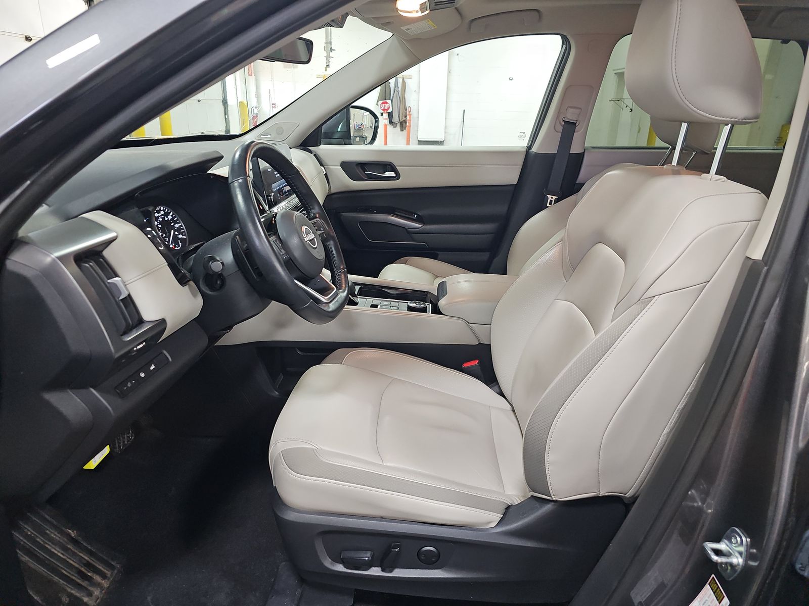 2023 Nissan Pathfinder SL AWD