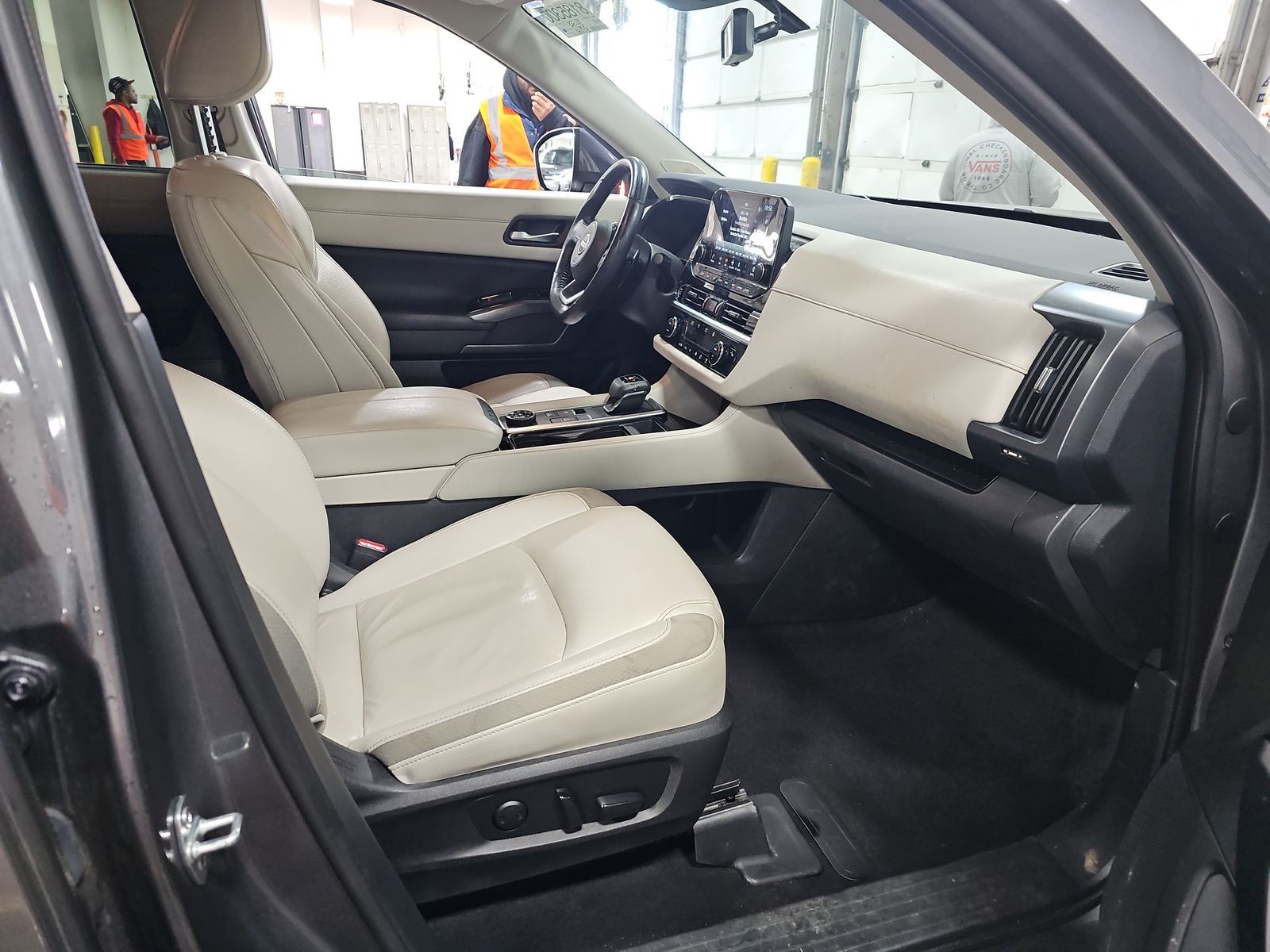 2023 Nissan Pathfinder SL AWD