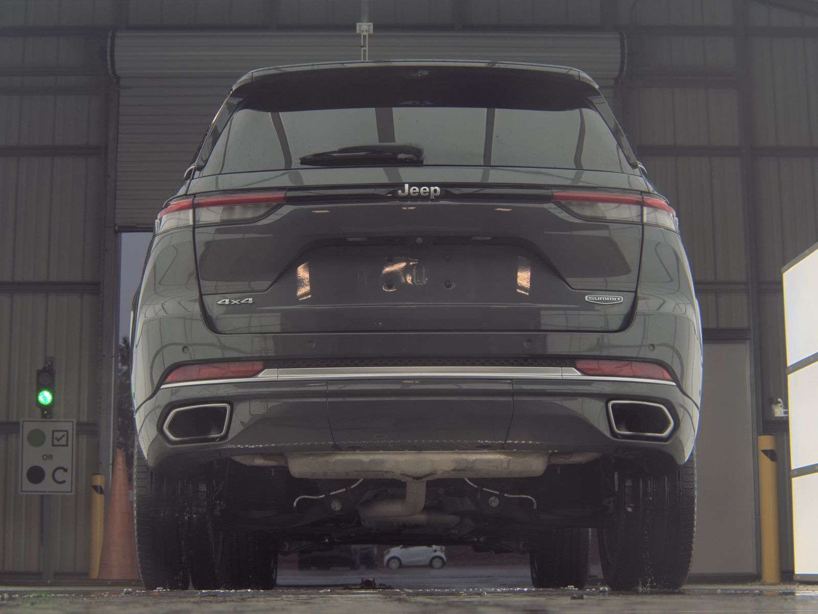 2022 Jeep Grand Cherokee Summit AWD