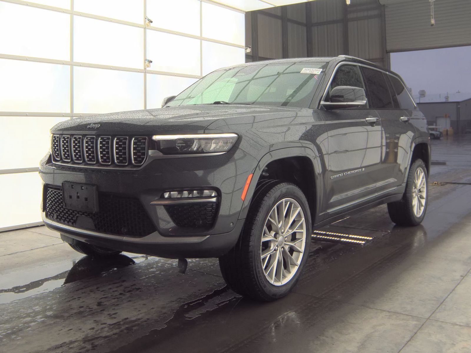 2022 Jeep Grand Cherokee Summit AWD
