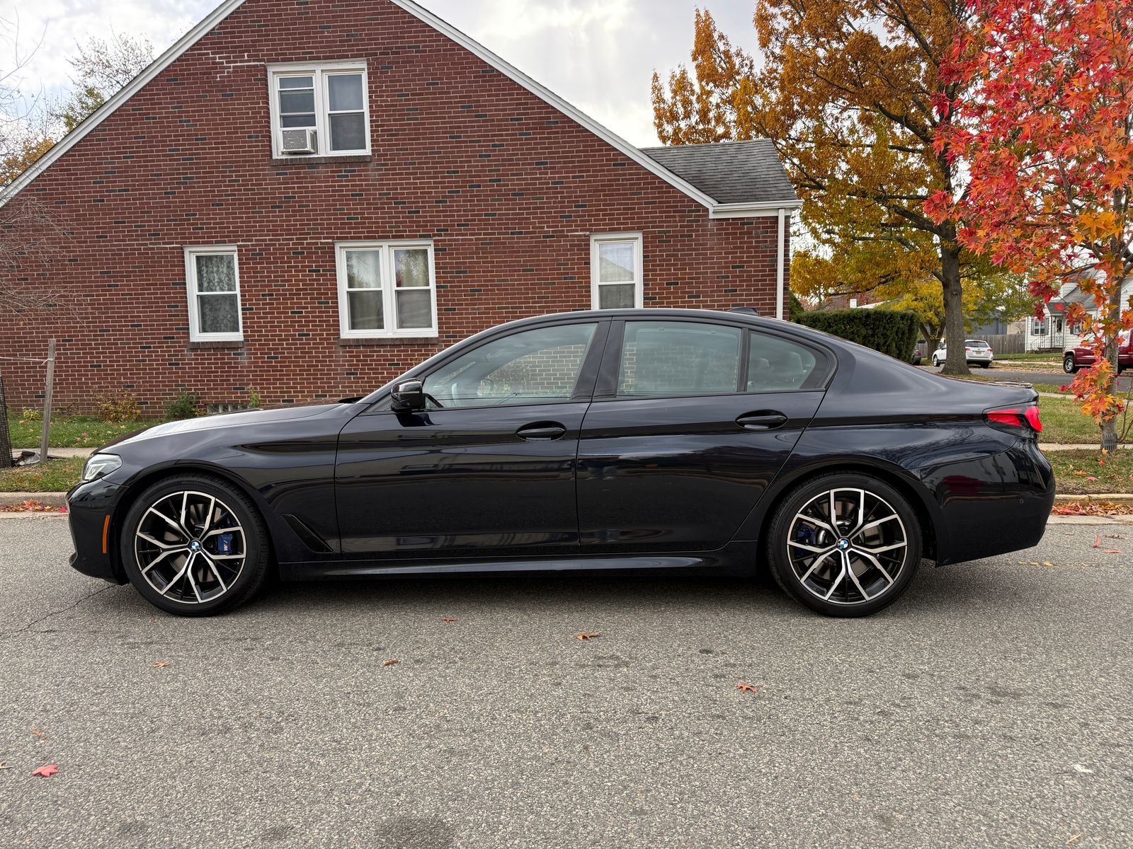 2022 BMW 5 Series M550i xDrive AWD