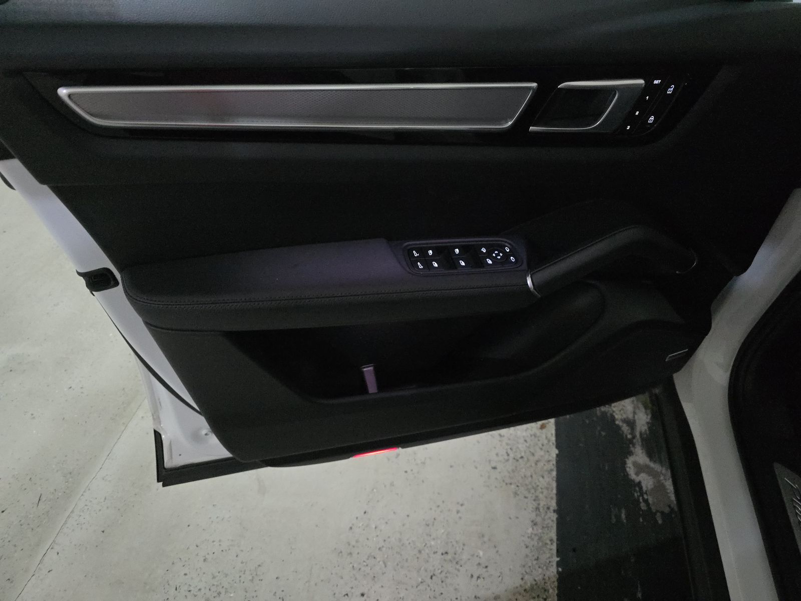 2022 Porsche Cayenne Platinum Edition AWD