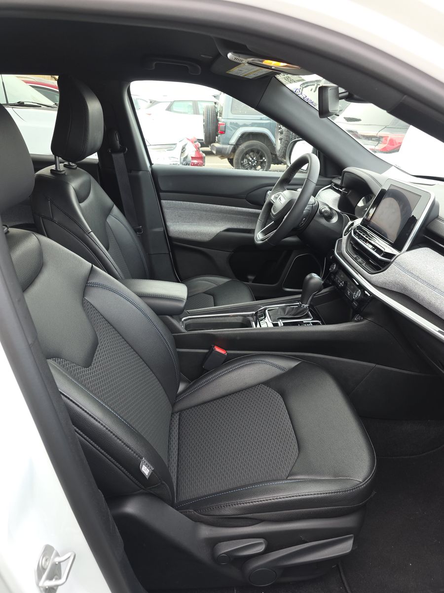 2025 Jeep Compass Latitude AWD