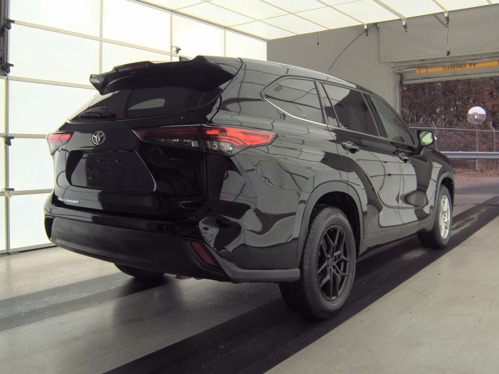 2022 Toyota Highlander L FWD